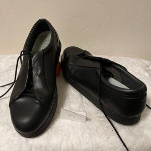 Men's used Camper leather shoes